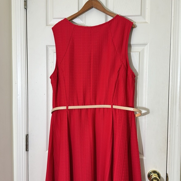 Women’s Red Dress Size 20 W Waffle Pattern Holiday Dress - Picture 9 of 9
